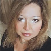 Sono una maestra di scuola primaria con anni di esperienza, disponibile a seguire bambini durante i compiti e impartire ripetizioni di discipline umanistiche e lingua inglese anche a studenti della scuola secondaria di primo grado